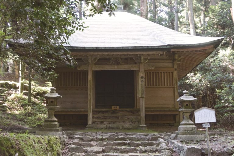 国宝殿・椿堂／比叡山ウェブ